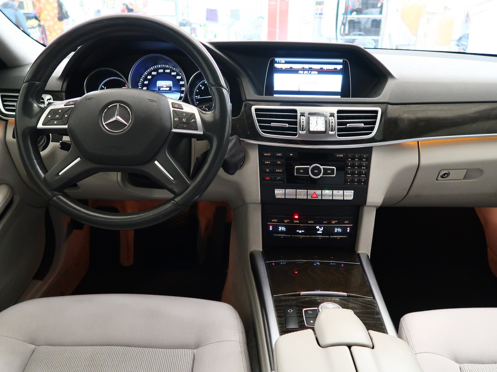 Mercedes-Benz E