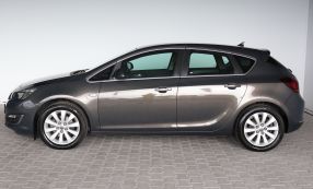 Opel Astra - 2015