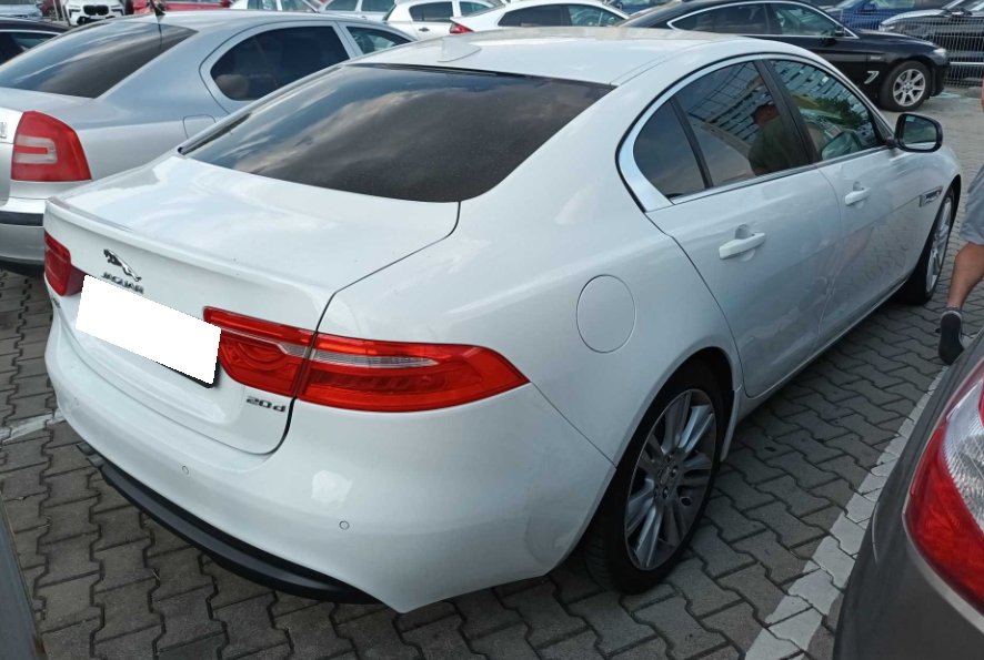 Jaguar XE
