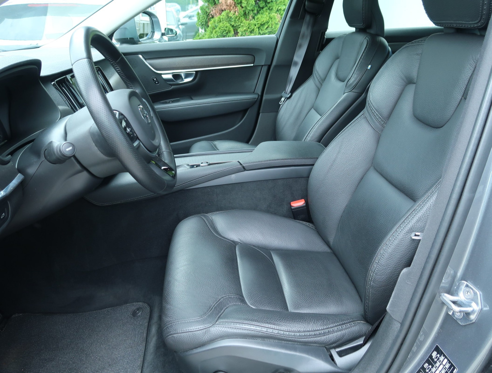 Volvo V90 Cross Country