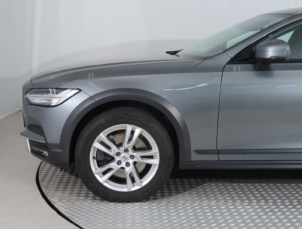 Volvo V90 Cross Country