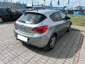 Opel Astra - 2012