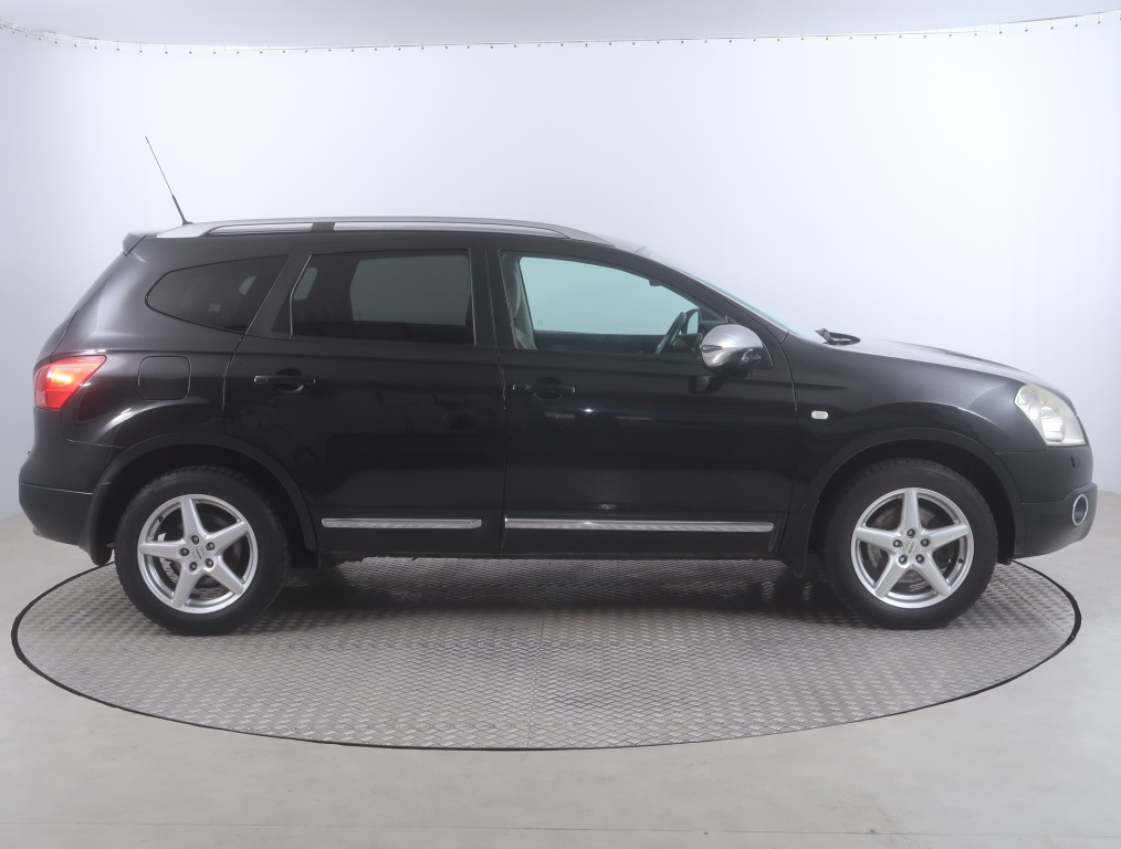 Nissan Qashqai+2
