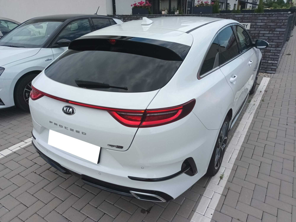 Kia ProCeed