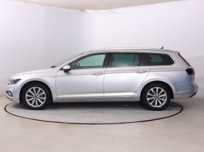 Volkswagen Passat - 2021
