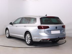 Volkswagen Passat - 2021