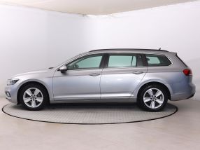 Volkswagen Passat - 2021