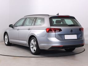 Volkswagen Passat - 2021