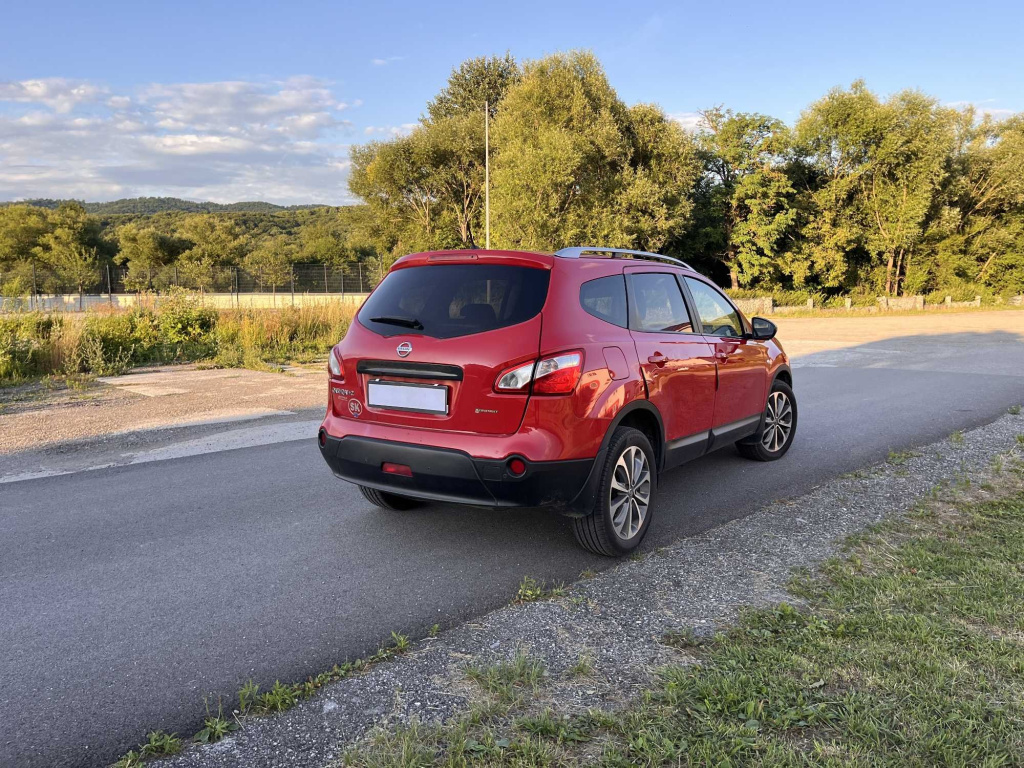 Nissan Qashqai+2