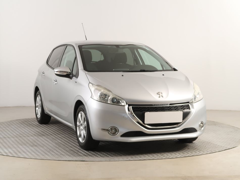 Peugeot 208 - 2015