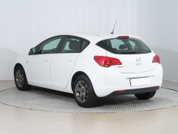 Opel Astra 2012