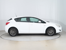 Opel Astra 2012