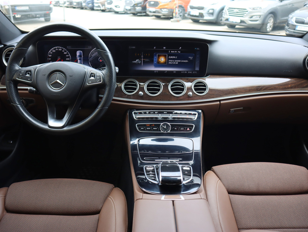 Mercedes-Benz E