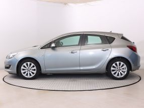 Opel Astra - 2013