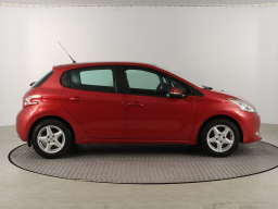 Peugeot 208 2013
