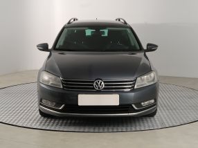 Volkswagen Passat - 2011
