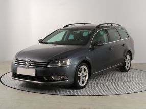 Volkswagen Passat - 2011