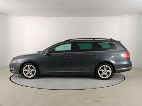 Volkswagen Passat - 2011