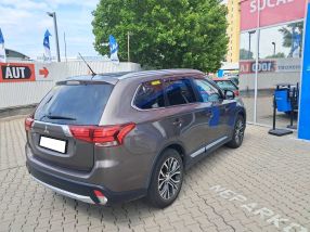 Mitsubishi Outlander - 2016