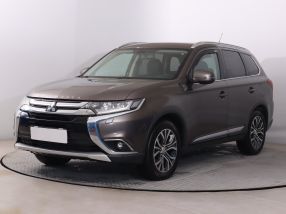 Mitsubishi Outlander - 2016
