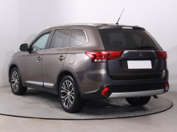 Mitsubishi Outlander 2016
