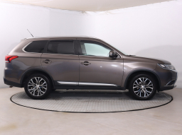 Mitsubishi Outlander 2016