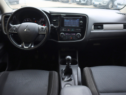 Mitsubishi Outlander 2016