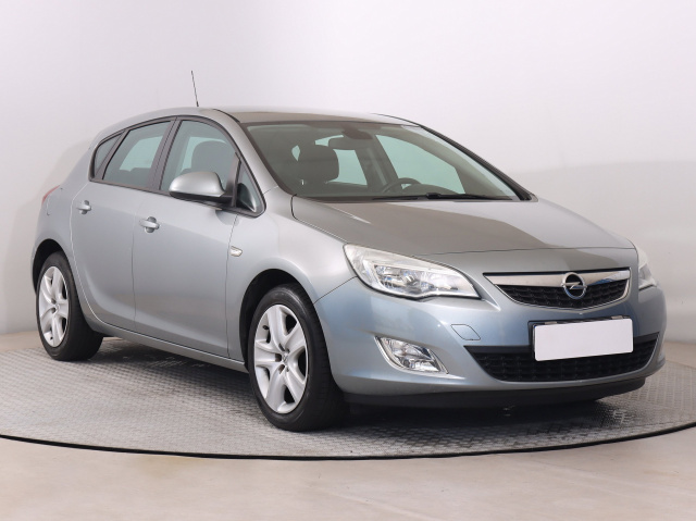 Opel Astra, 2012