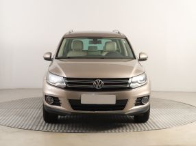 Volkswagen Tiguan - 2012