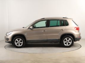 Volkswagen Tiguan - 2012