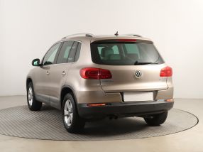 Volkswagen Tiguan - 2012