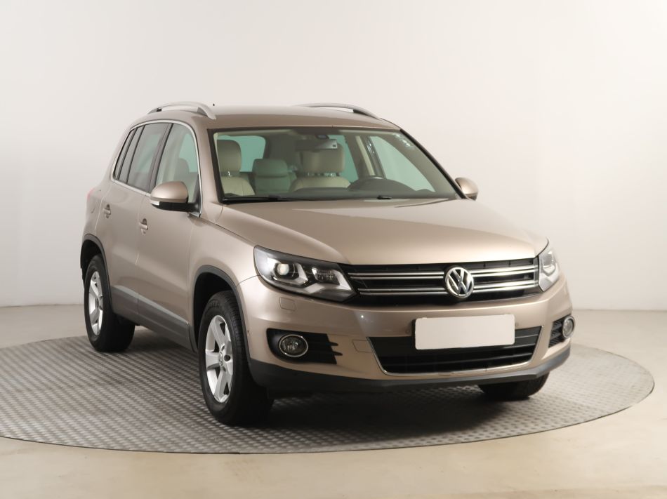 Volkswagen Tiguan - 2012