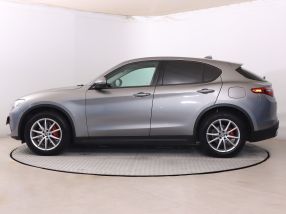 Alfa Romeo Stelvio - 2018