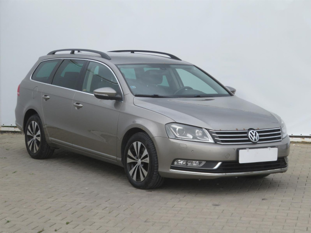 Volkswagen Passat, 2012