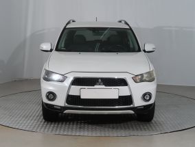 Mitsubishi Outlander - 2011