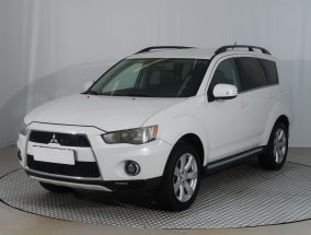 Mitsubishi Outlander - 2011