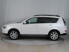 Mitsubishi Outlander - 2011