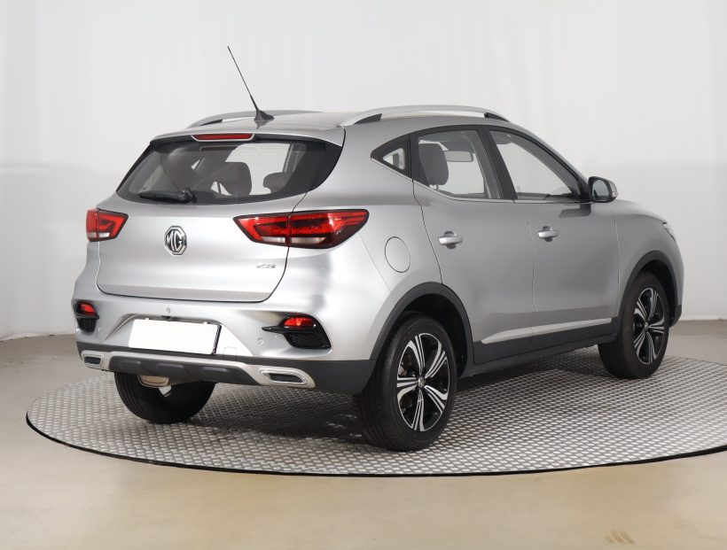 MG ZS SUV, 2025
