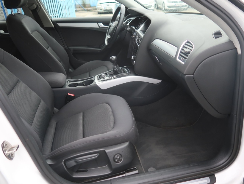 Audi A4, 2015