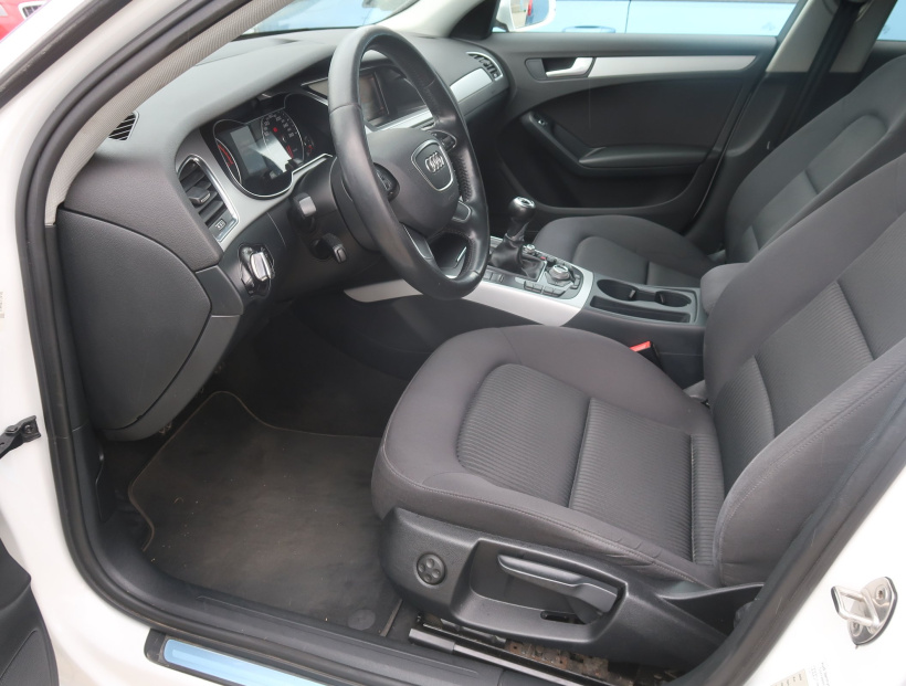Audi A4, 2015