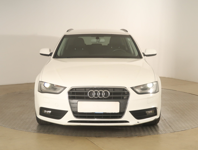 Audi A4, 2015