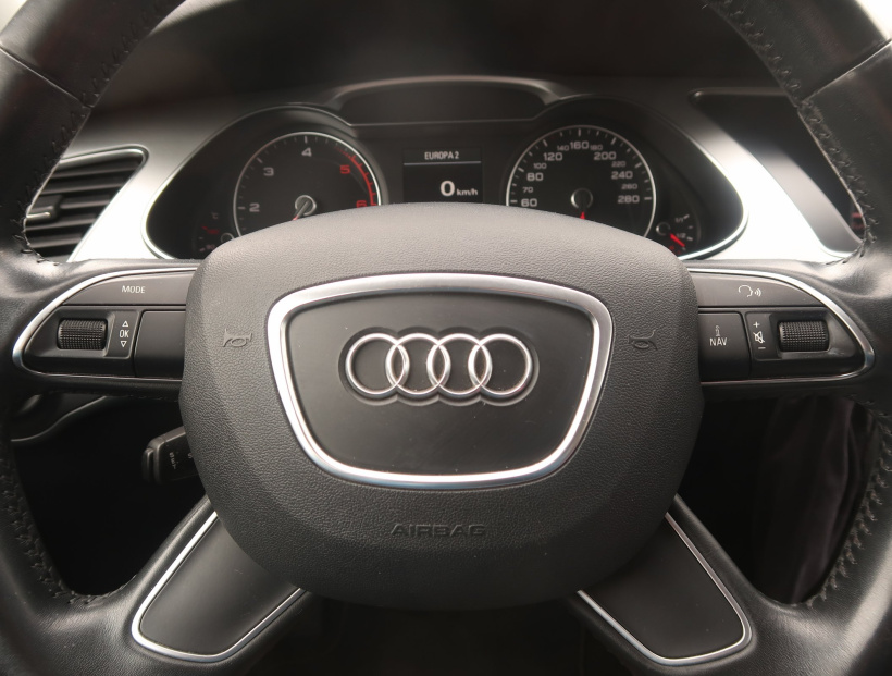 Audi A4, 2015