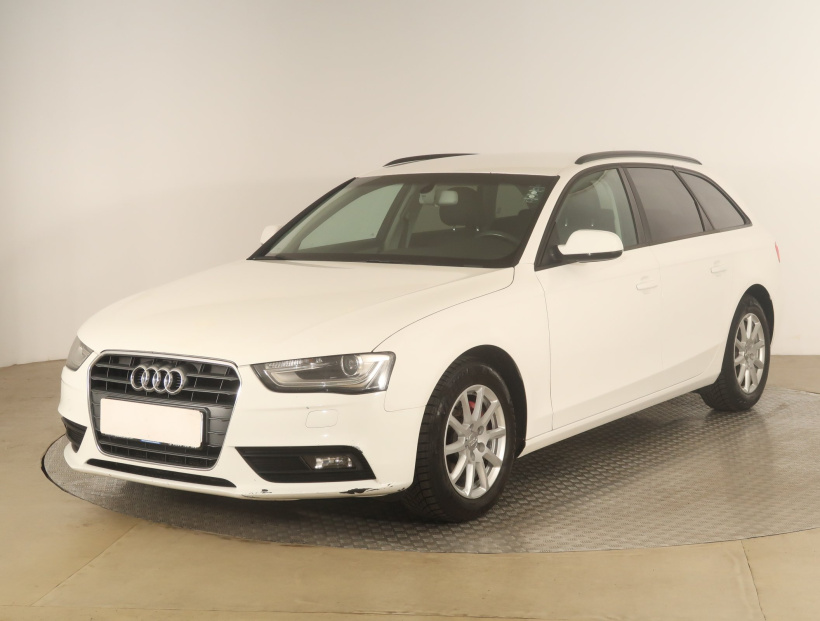 Audi A4, 2015