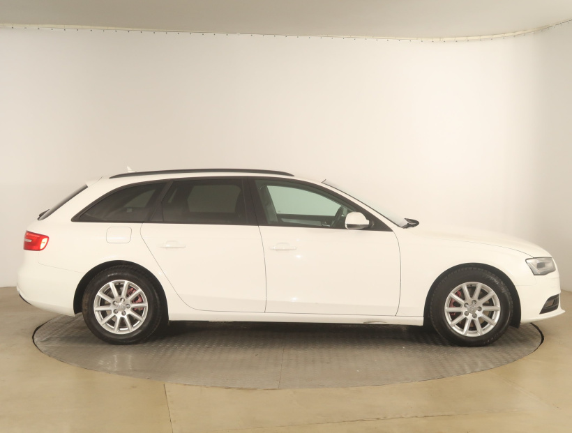 Audi A4, 2015