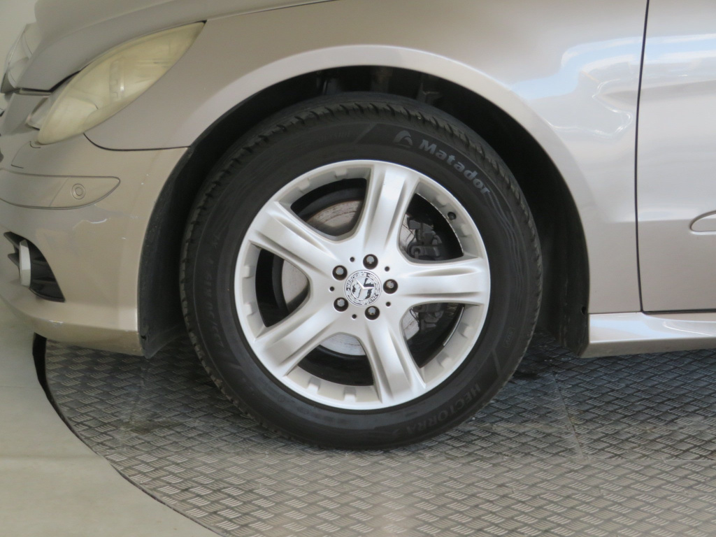 Mercedes-Benz R
