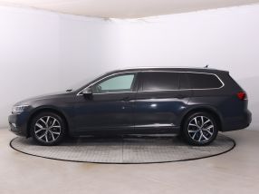 Volkswagen Passat - 2021