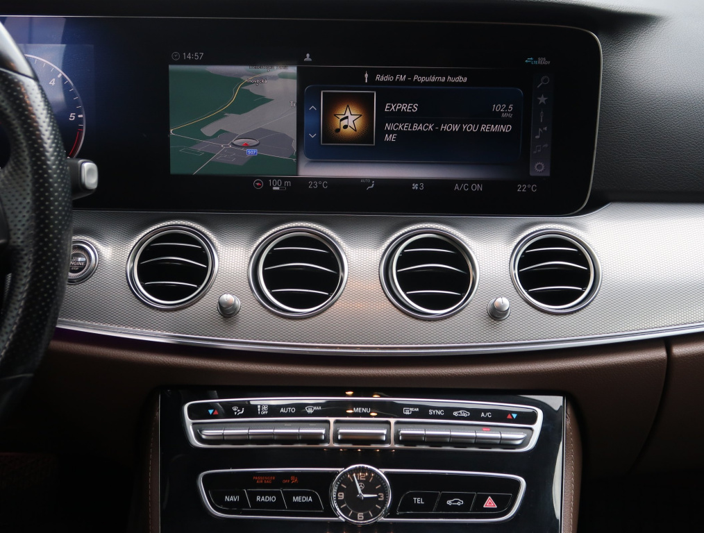 Mercedes-Benz E