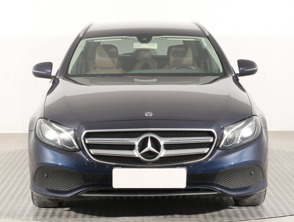 Mercedes-Benz E