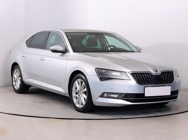 Škoda Superb 2016