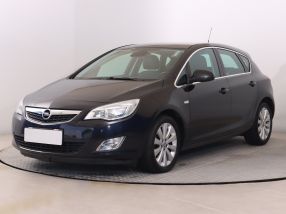 Opel Astra - 2011